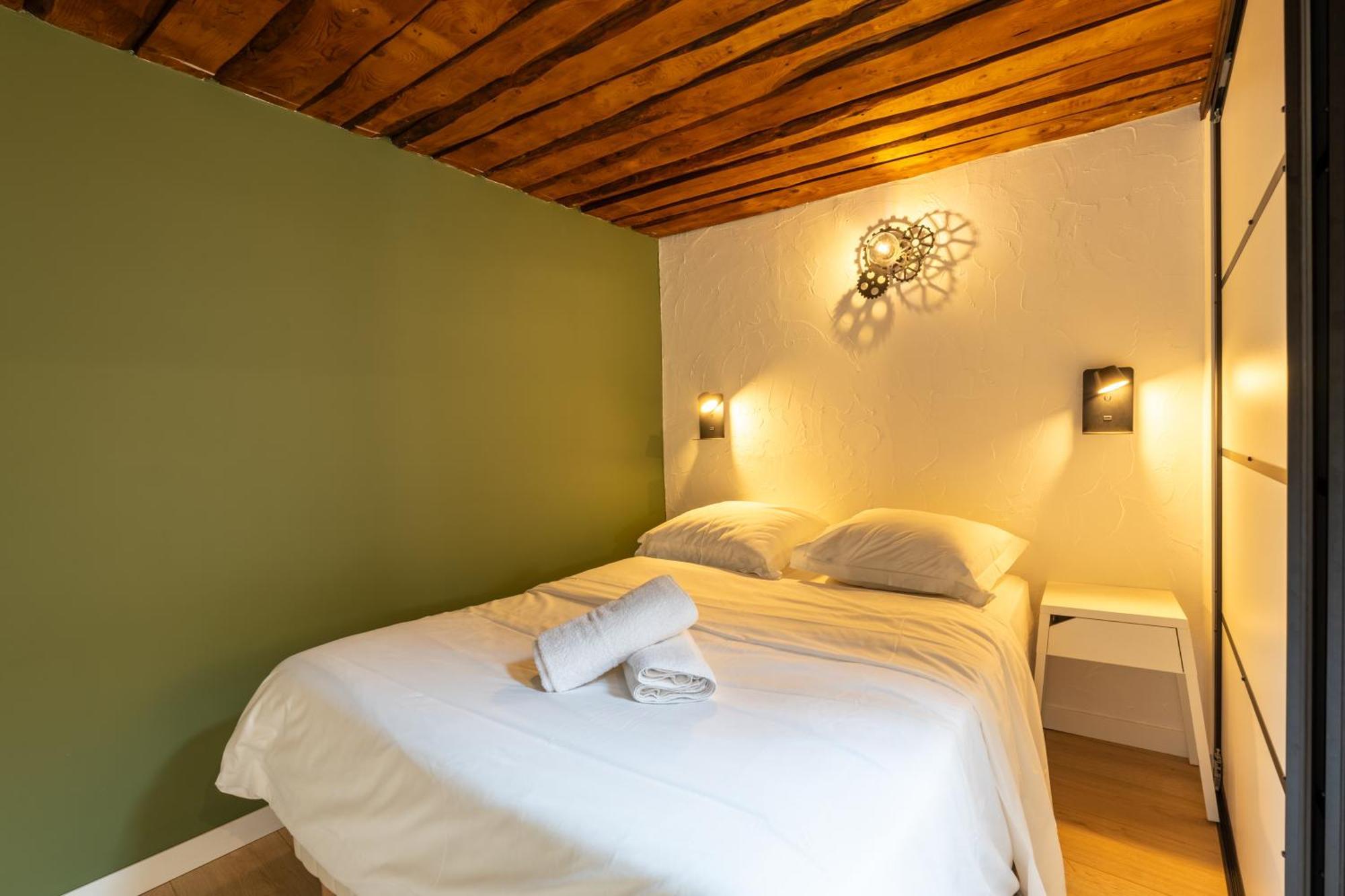 Appartement Sous Les Toits D'annecy, Un Irresistible Pour 1 A 6 Personnes En Plein Coeur De *