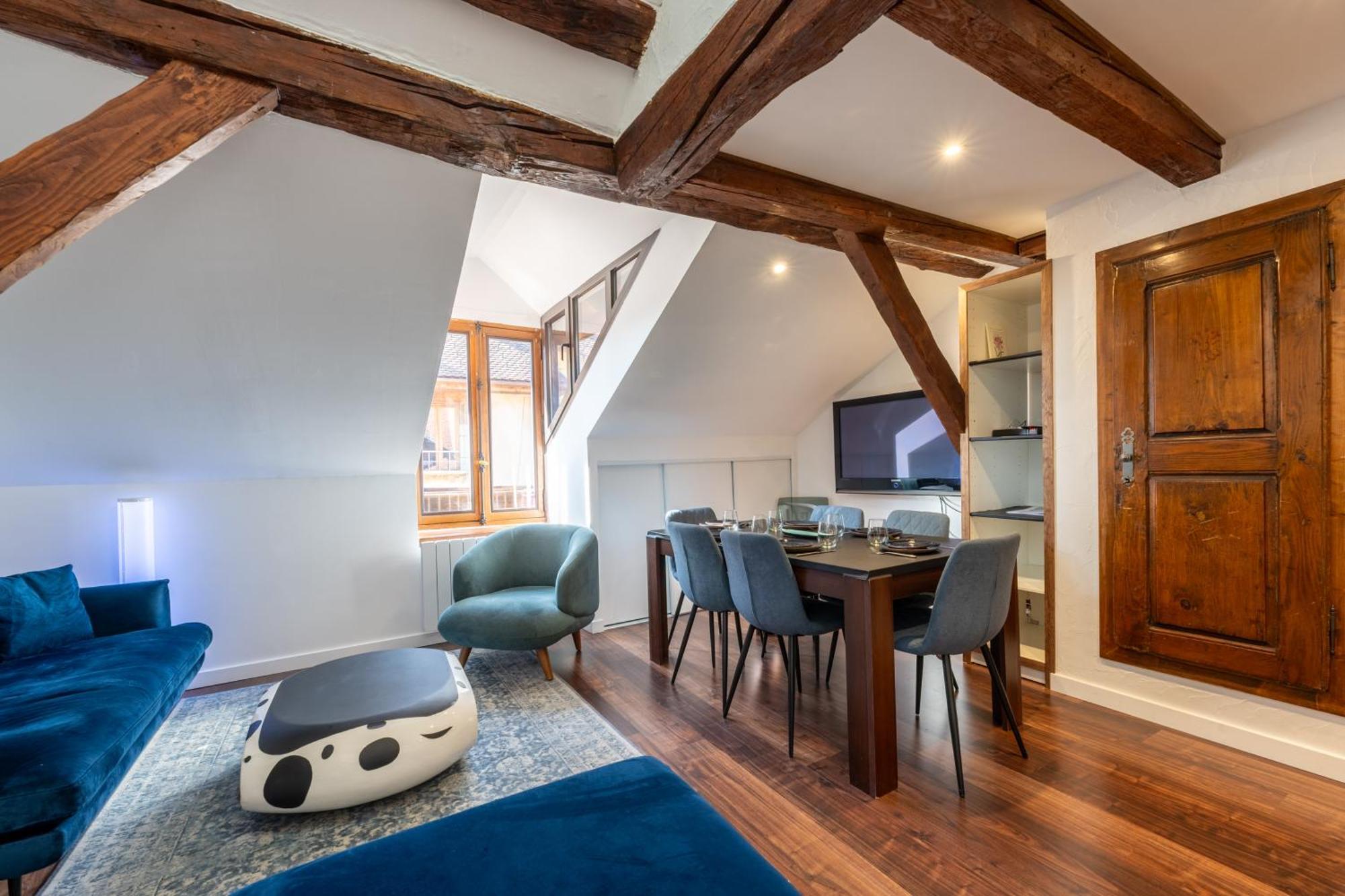 Sous Les Toits D'annecy, Un Irresistible Pour 1 A 6 Personnes En Plein Coeur De Appartement Annecy